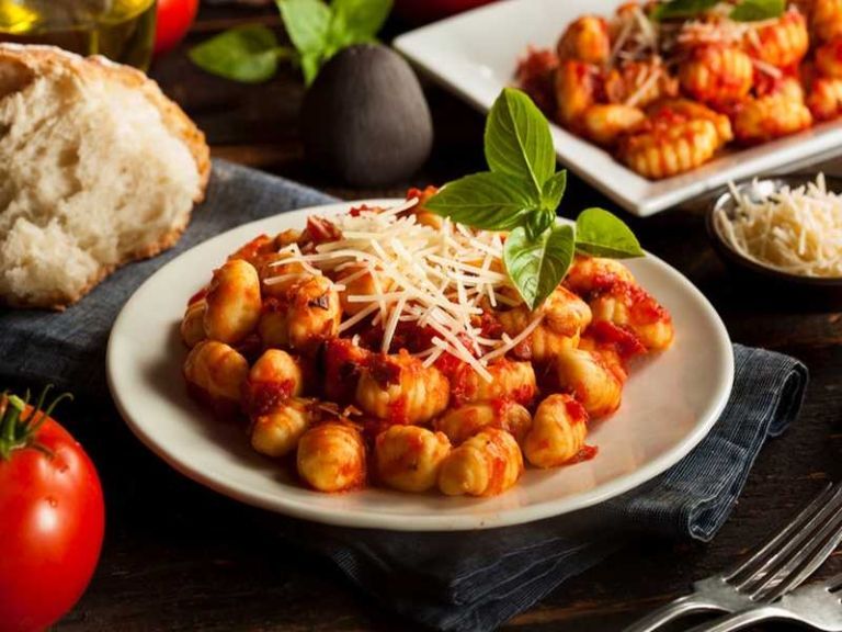 Gnocchi mit feuriger Tomaten Cranberry Sauce Rezept